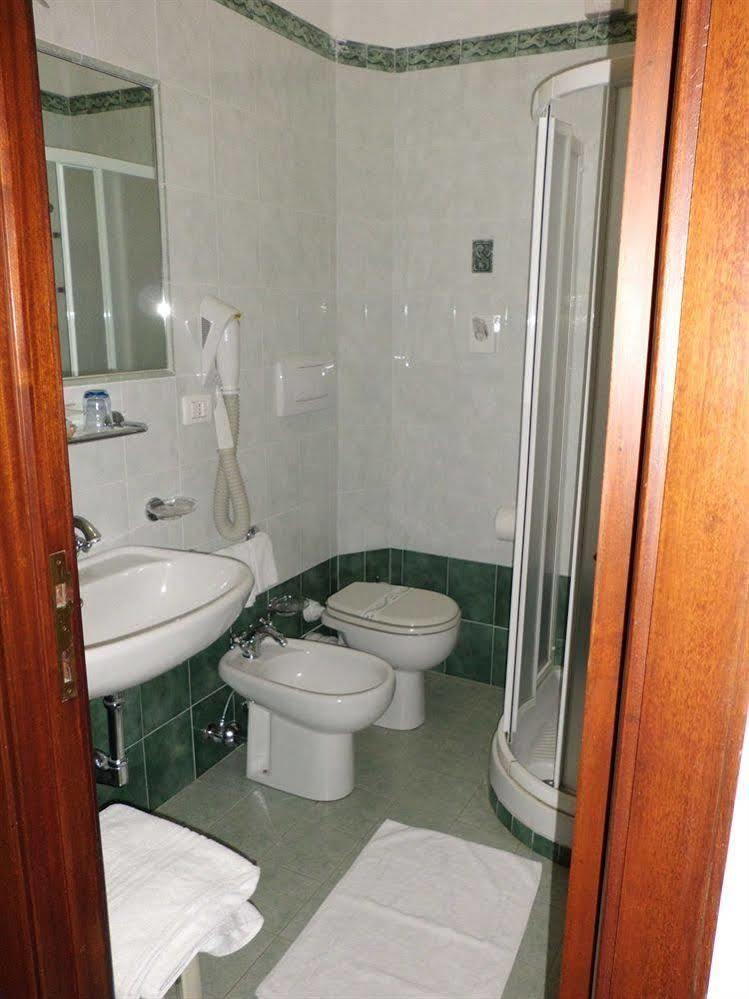 5 Terre Hotel